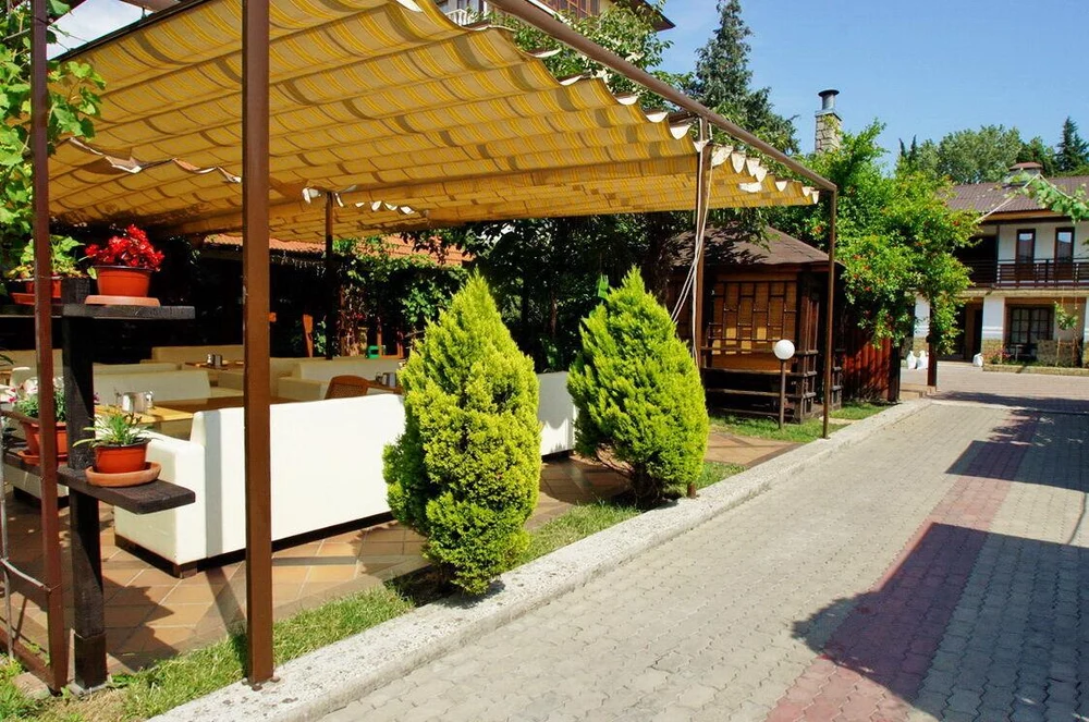 Отель "Бриз"