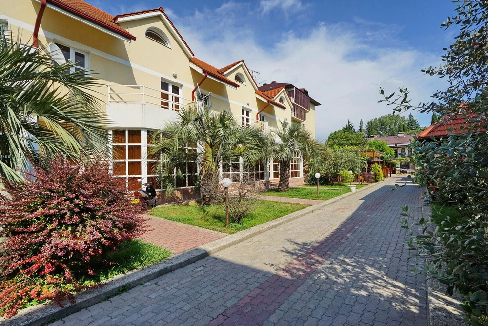 Отель "Бриз"