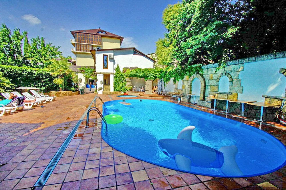 Отель "Бриз"