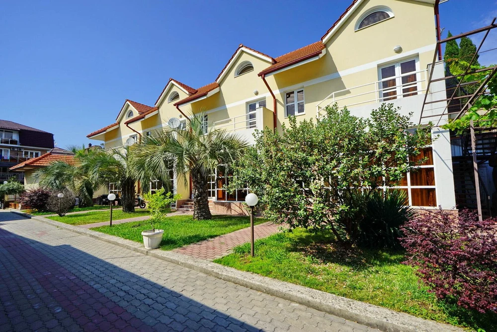 Отель "Бриз"